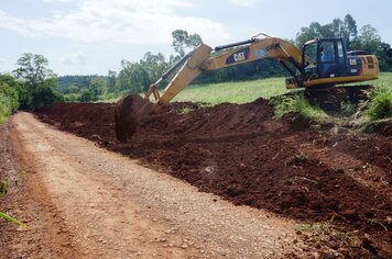 Prefeitura recupera estradas rurais e interurbanas