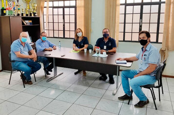 Chefe do Núcleo Regional de Educação (NRE) de Apucarana faz visita a Prefeito de Rio Bom