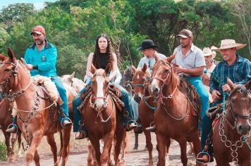 Tradição e união no campo: 5ª Cavalgada do Lago Beija-Flor reúne mais de 250 cavaleiros em Rio Bom