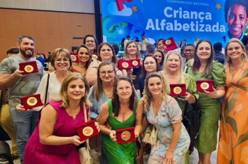 Rio Bom recebe Selo Ouro, reconhecimento nacional por excelência na alfabetização