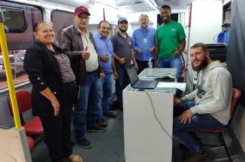 Ônibus itinerante: Serviço faz 65 encaminhamentos de trabalho em um dia em Rio Bom