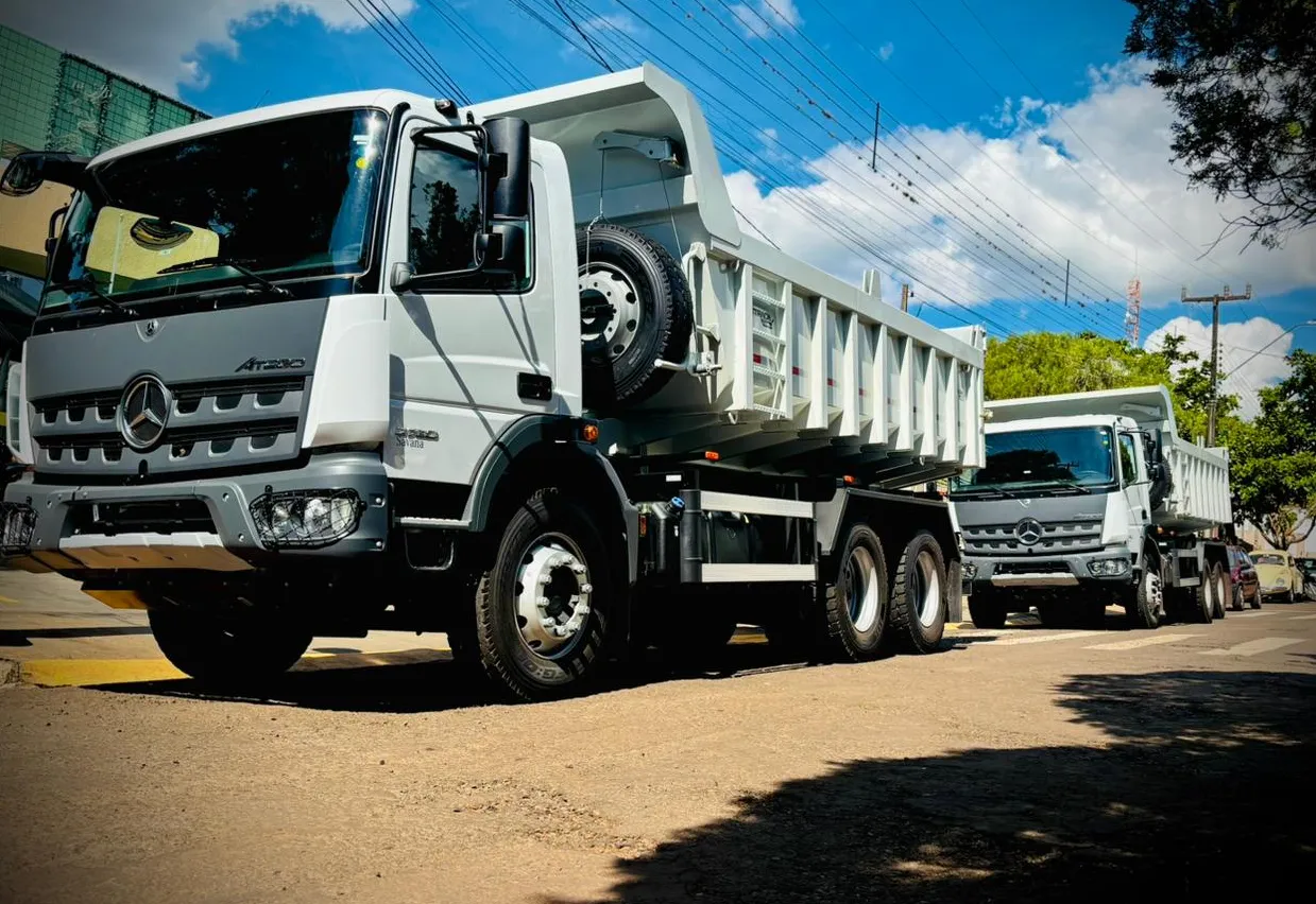 Rio Bom moderniza infraestrutura com a aquisição de dois novos caminhões traçados